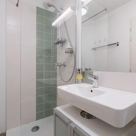 Aube Cachee - Calme Au Coeur De